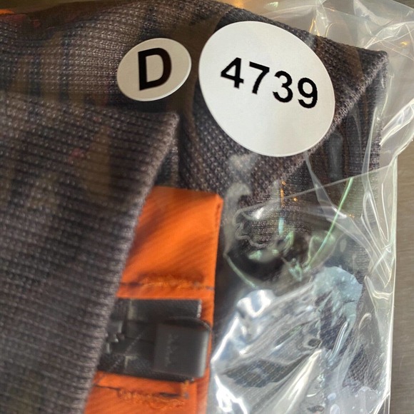 UNDER ARMOUR Strider Windbreaker MEDIUM Lightweight‎ Jacket Wind Water Resistant - Picture 14 of 14